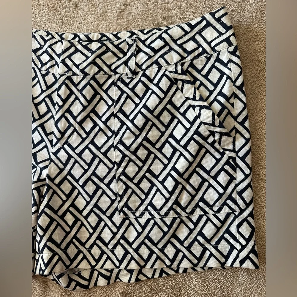 Banana Republic High Waist Black and White Geometric Shorts